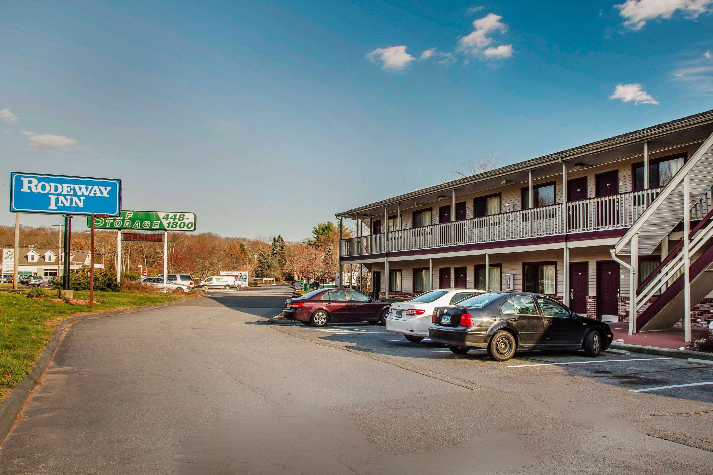 Rodeway Inn 2*